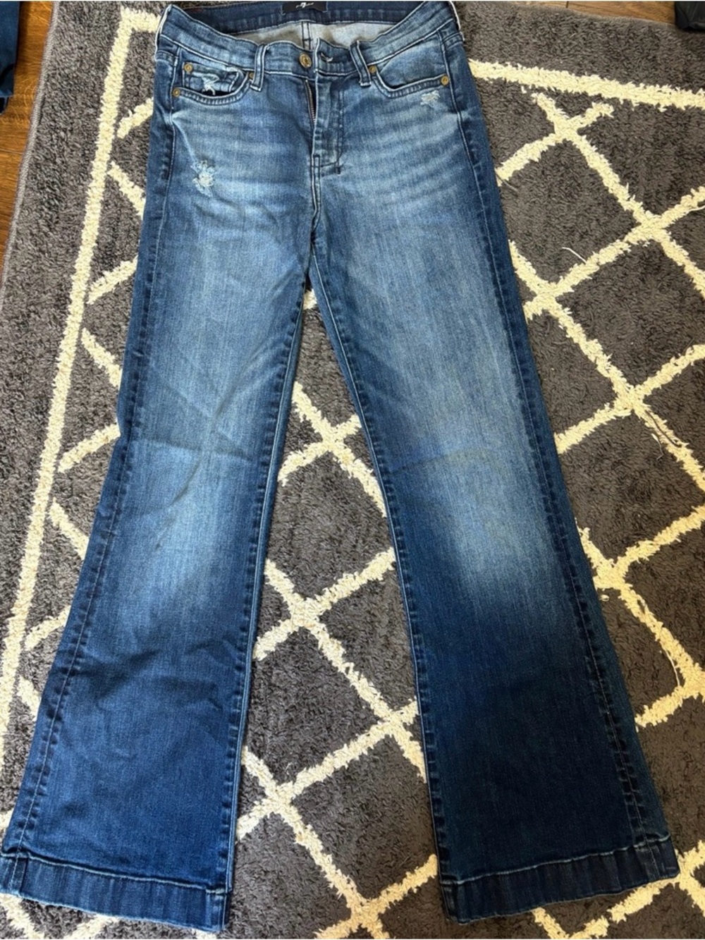 7 For All Mankind Women’s Blue Jeans with Embroidered Pocket - Picture 2 of 5